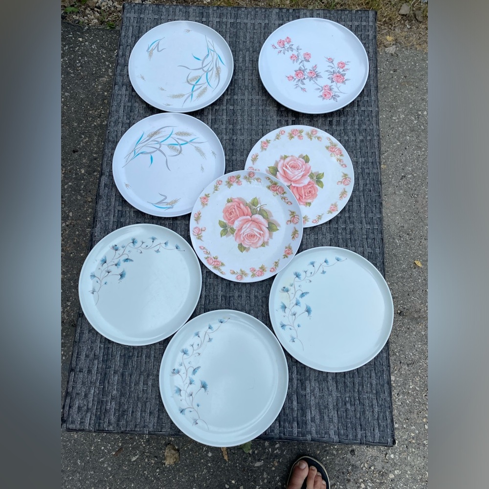 30+ pc lot of vintage turquoise and pink Melmac dishes